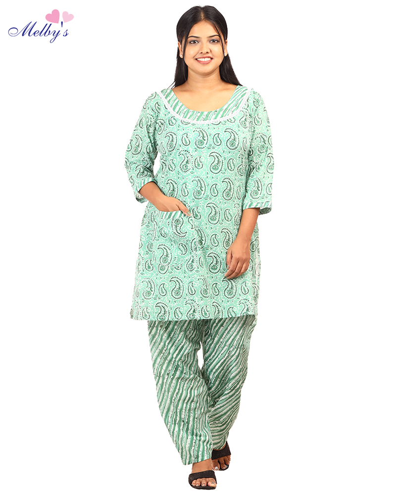 - Long Sleeve Night Suit In Cambric Cotton Fabric - Short Top And Pants