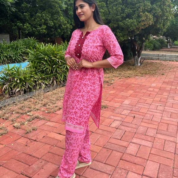 Night Suit In Cambric Cotton Fabric - Short Top And Pants - Rose