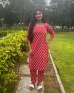 Night Suit In Cambric Cotton Fabric - Short Top And Pants - Magenta - Image 4