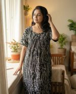 Traditional cotton nighty, 57 Inches Long - Black - Image 2