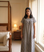 Front Open Cotton Nighty With Zip, 55 Inches - Cream + Black - Image 2